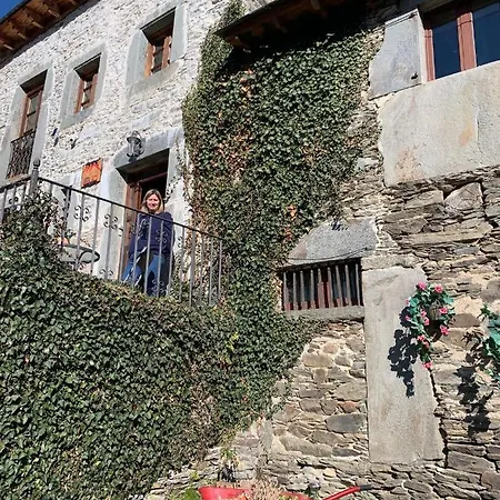 Rural La Carcel Murias de Paredes