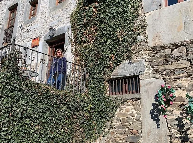 Rural La Cárcel Murias de Paredes